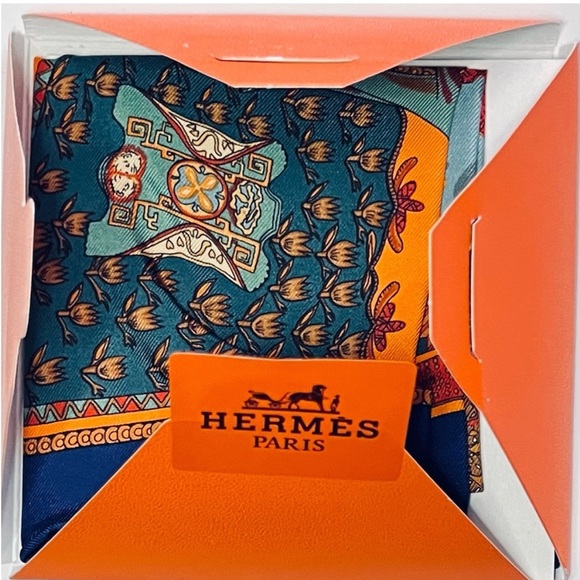 Vintage Hermès Scarf 86 x 89 cm. - Picture 3 of 8